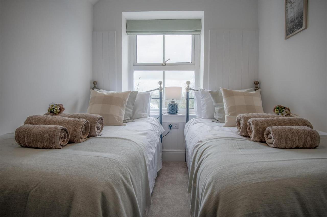 Elidyr Cottage - 3 Bedroom Cottage - 암로스 외부 사진