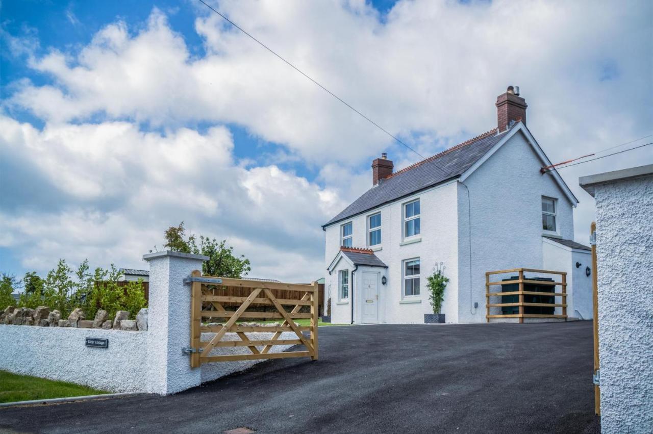 Elidyr Cottage - 3 Bedroom Cottage - 암로스 외부 사진